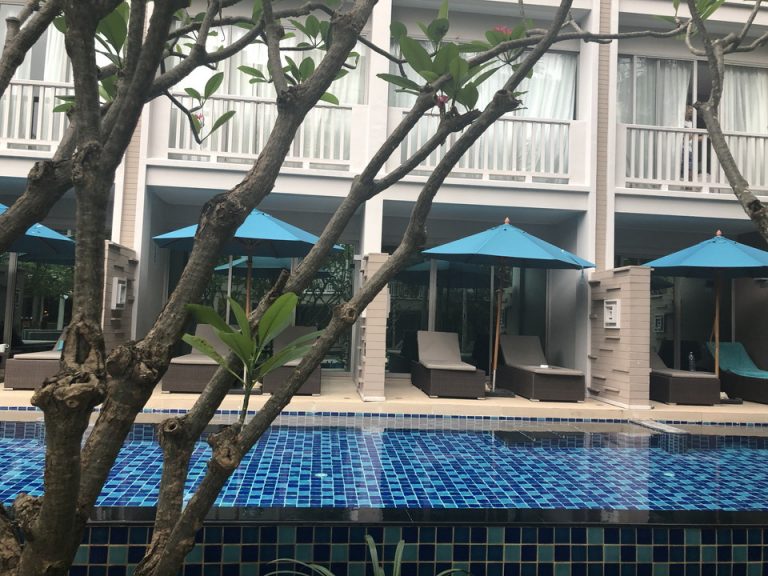 直接プールにいける部屋もあります。