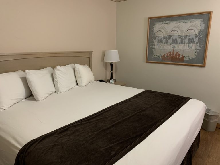 日本のベッドよりも高さがありますが、とても寝心地が良かったです。(2)