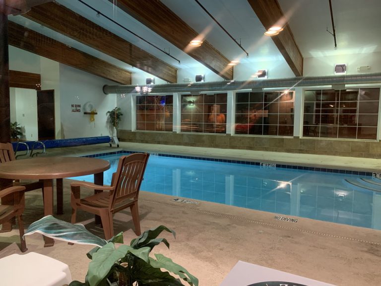 遊具などはありませんが、とてもゆったりできそうなプールでした。(1)