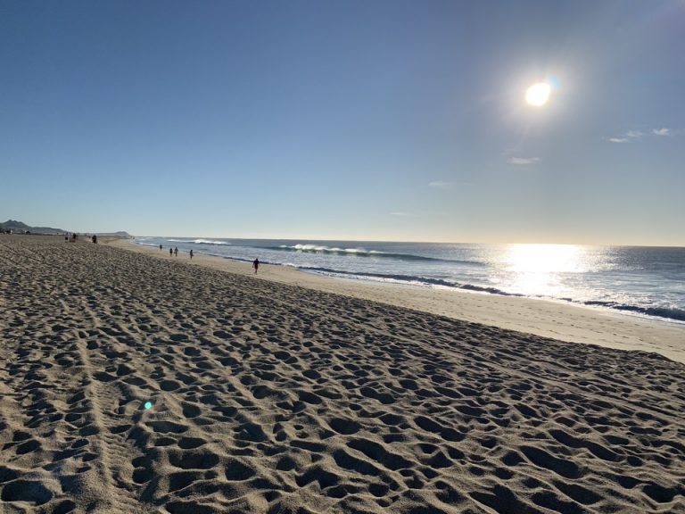 ホテル前のビーチ