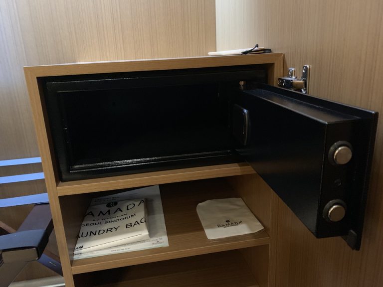 セーフティーボックス(開けた状態)