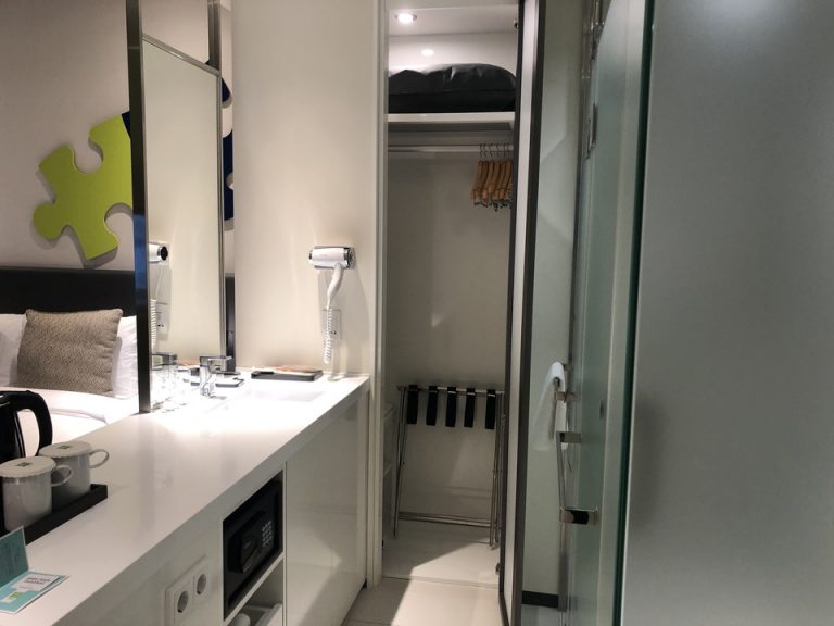 クローゼット ドア開け