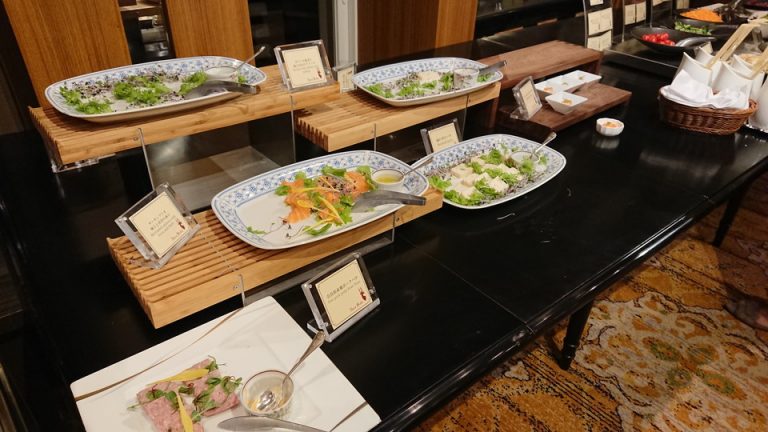 夕食ビュッフェ1