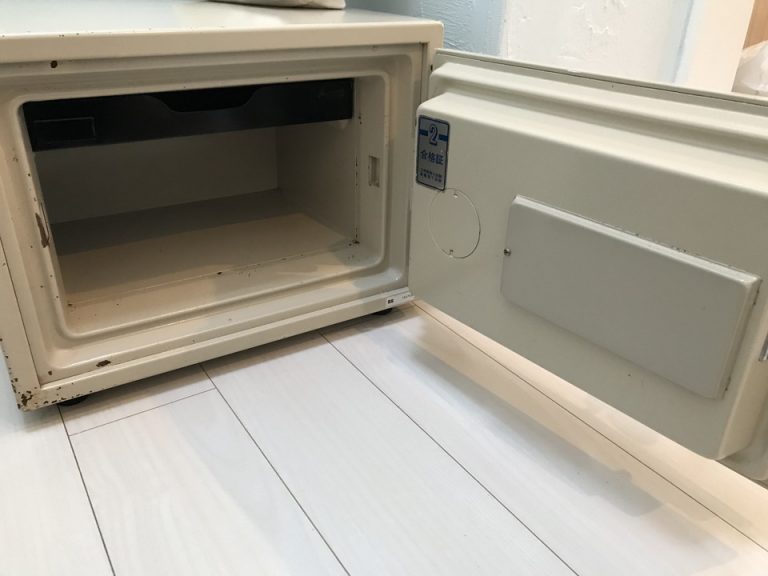 セーフティボックス内観