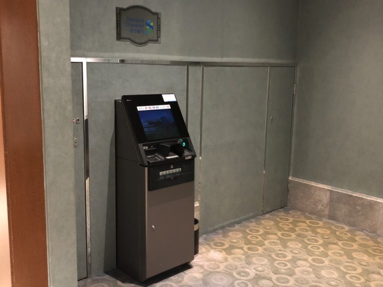 ATMが1台ありました。