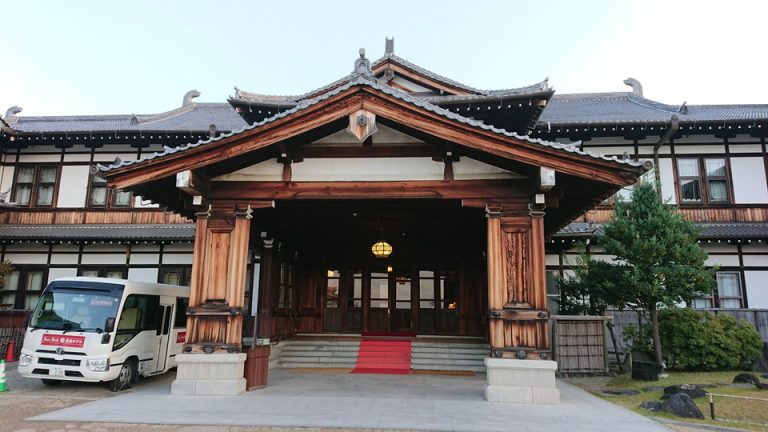 ホテル玄関1