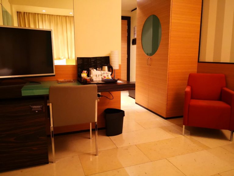 客室全体(入口方向)02