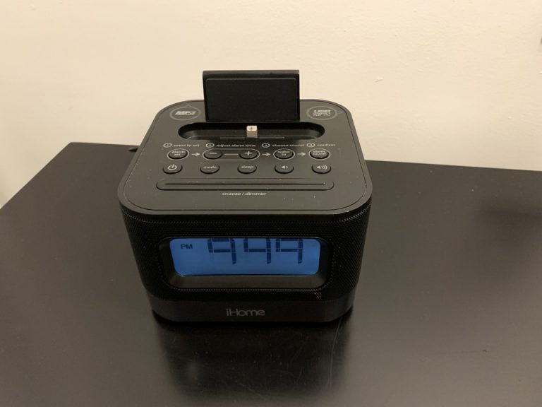 客室 ベッドルーム 目覚し時計