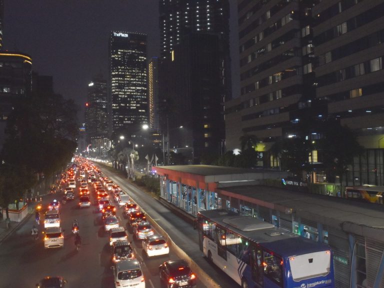 スディルマン通り04