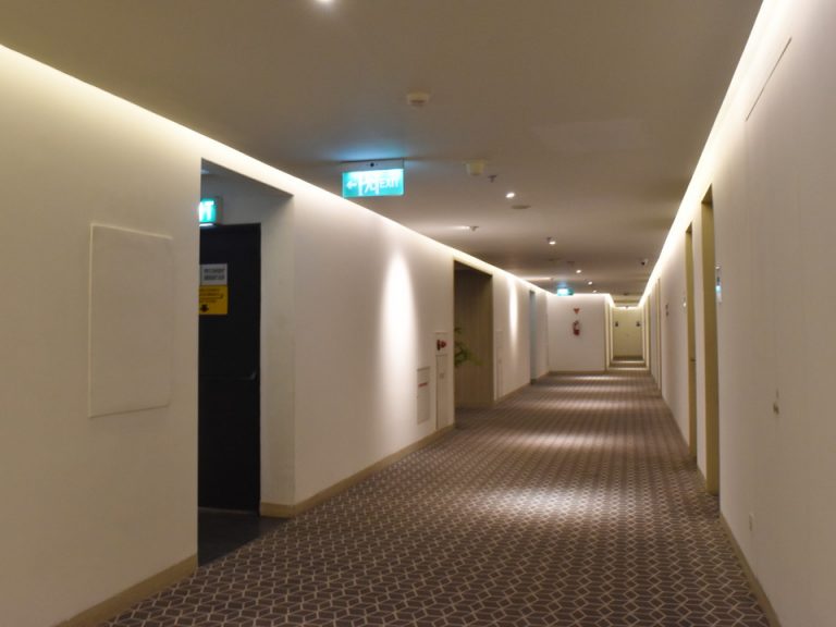 客室階廊下全体03