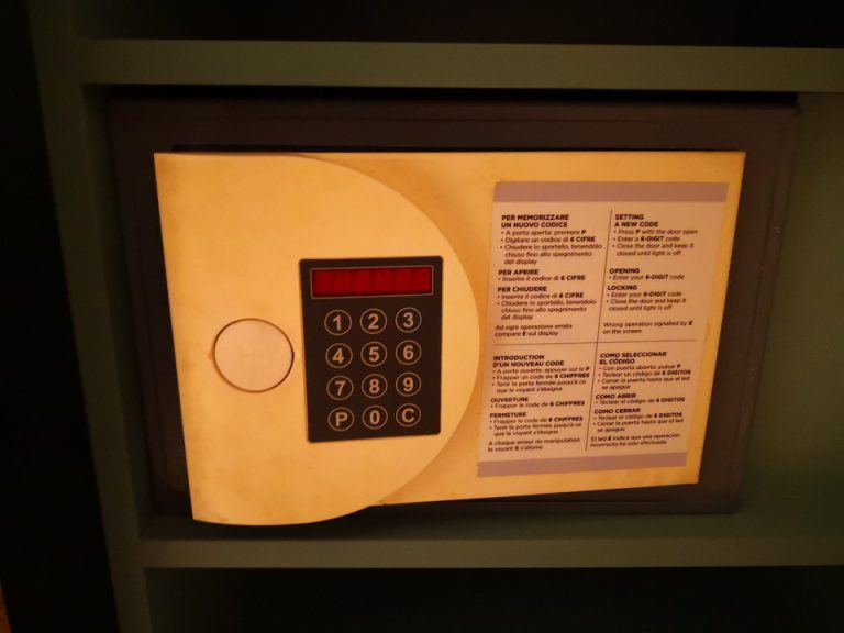 セーフティーボックス(閉じた状態)