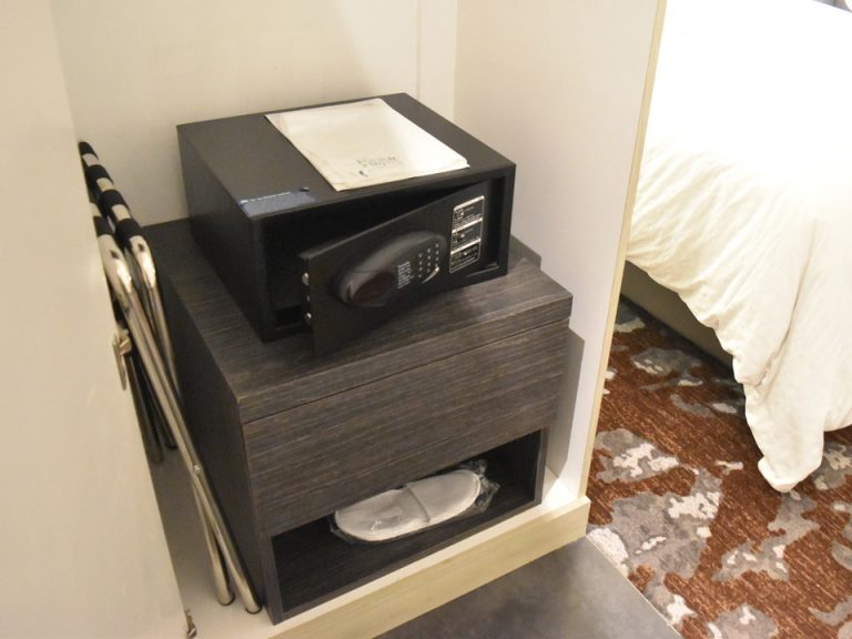 セーフティーボックス閉じた状態