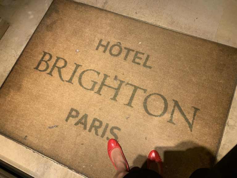 エントランス内観