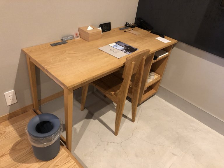 デスク 木のぬくもり