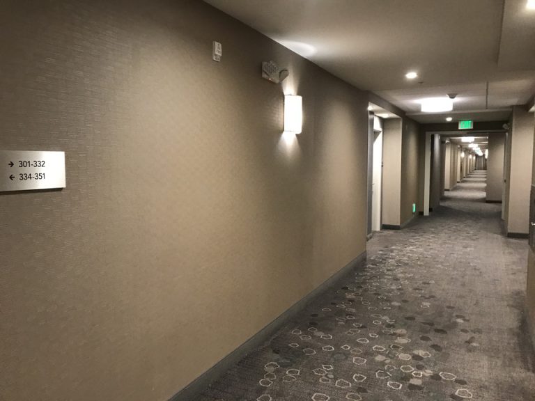 客室へのアクセス