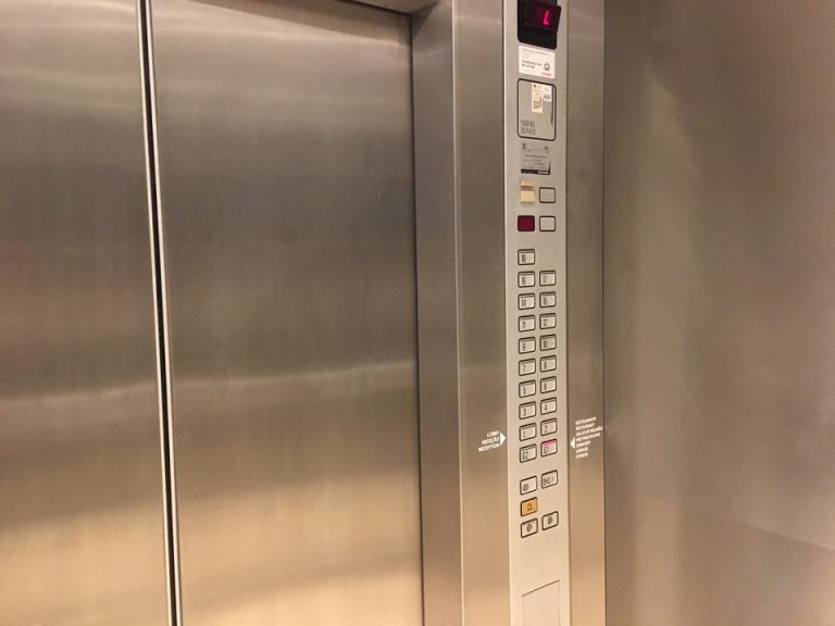 エレベーター階層ボタン