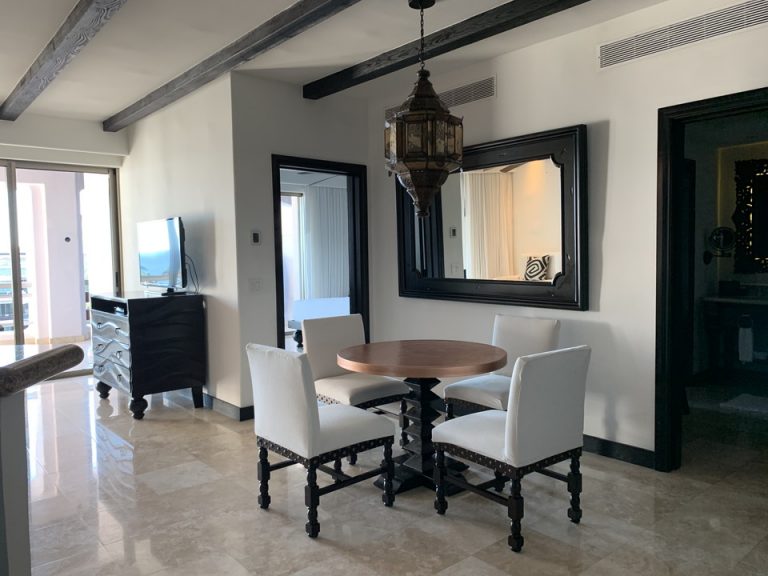 客室 ダイニングエリア