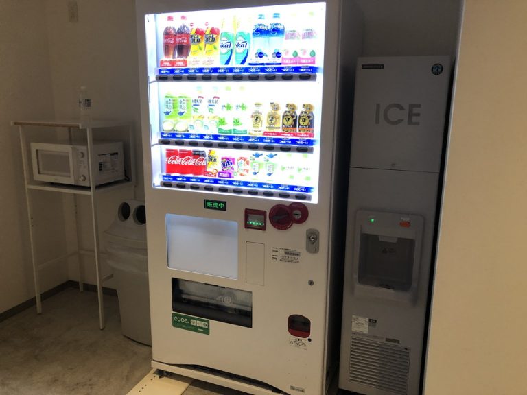 2F 自販機 電子レンジ 氷