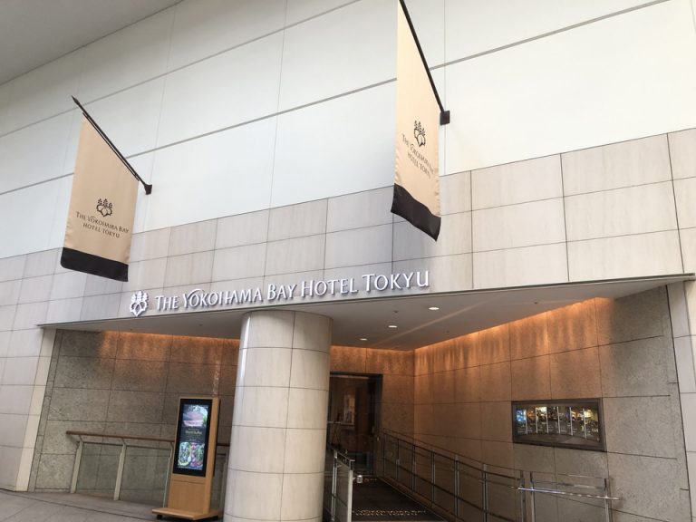 2Fクイーンズスクエア横浜側 エントランス(6)