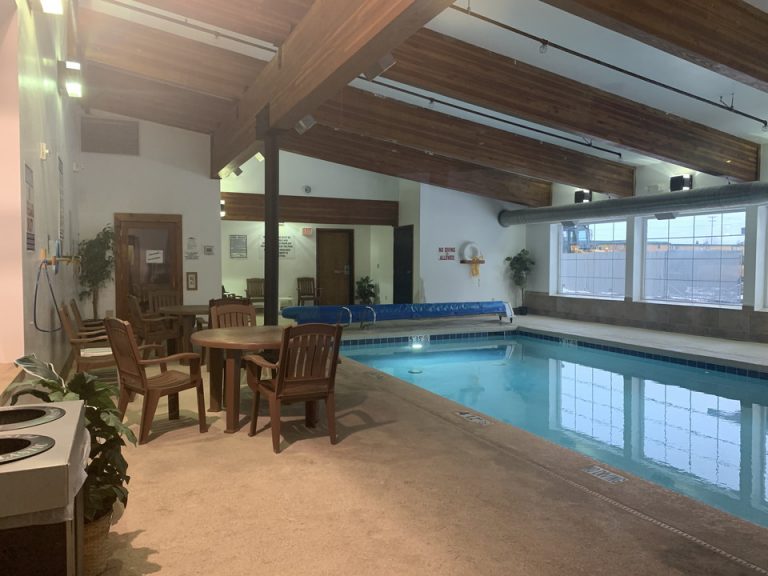 遊具などはありませんが、とてもゆったりできそうなプールでした。