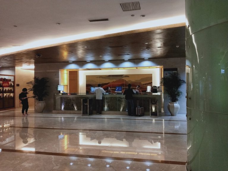 フロント 広々していて混んでいることはなかった