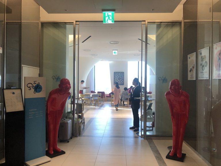 朝食会場はこのレストランで