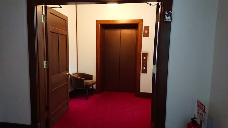 エレベーターホール客室階2
