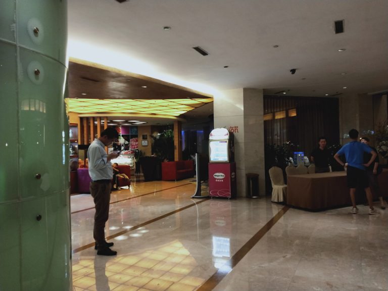 出入り口の側 少しライトが暗い