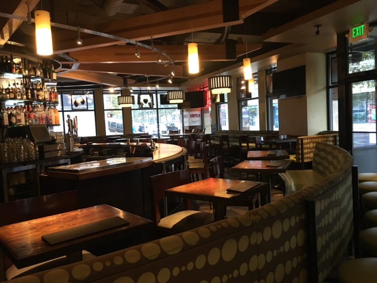 レストラン内観