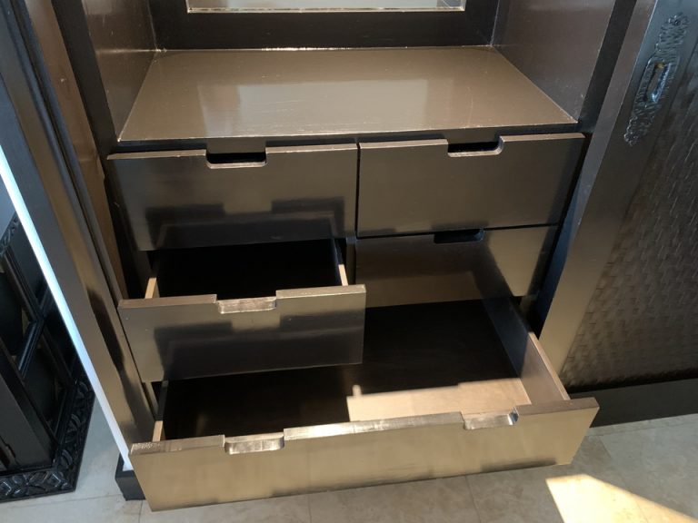 客室 ベッドルーム クローゼット引き出し