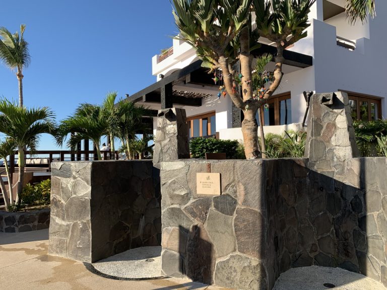 プールのシャワー