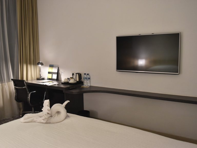 ベット方向からテレビ