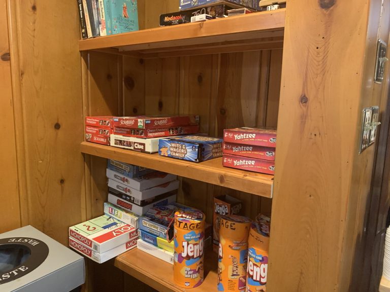 テーブルゲームの貸し出しをしていました。