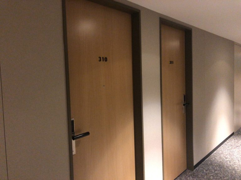 部屋周辺廊下