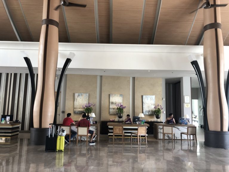 遠目からのフロント