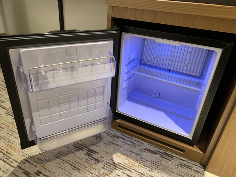 冷蔵庫(開けた状態)