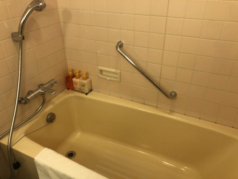 バスタブ