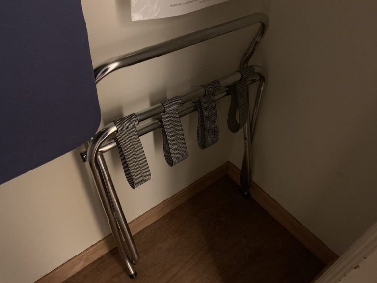 クローゼットは小さめですが設備は十分に整っていると思います。