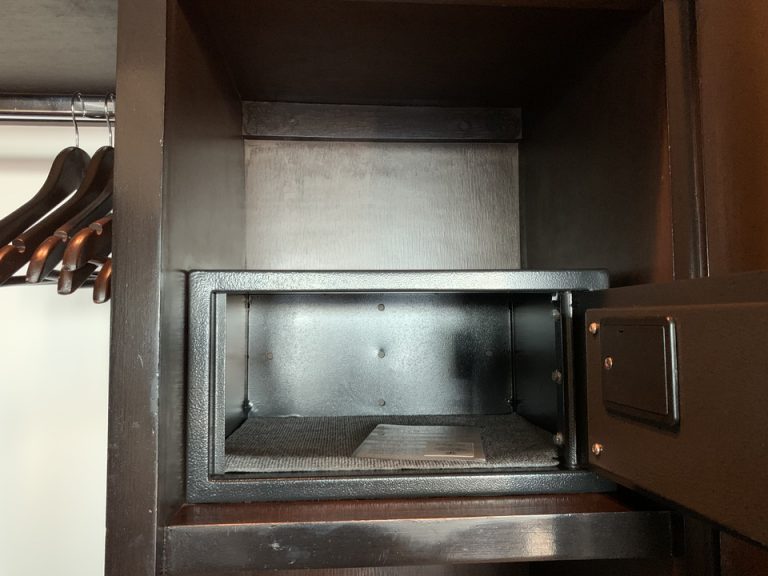 客室 セーフティボックス