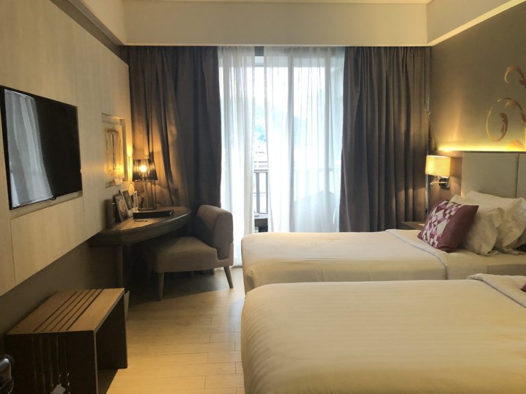 部屋はそこまで広くありませんが2人で過ごすには十分でした2