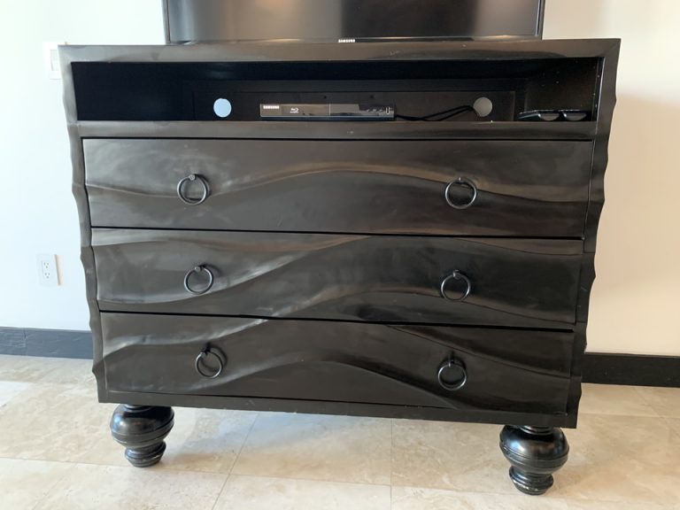 客室 テレビ ブルーレイプレーヤー