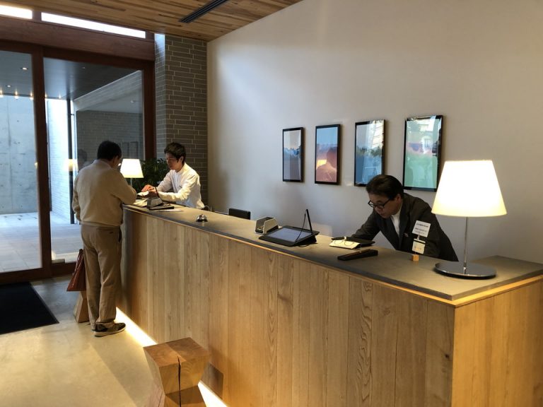 フロントカウンター(1)