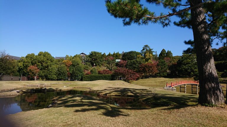 大乗寺史跡庭園より奈良ホテル2