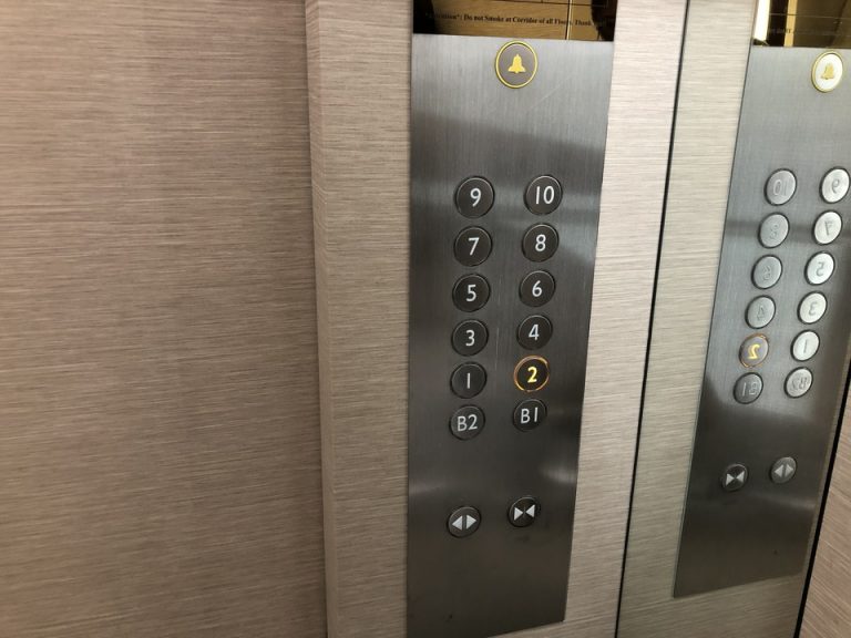 エレベーター階数ボタン