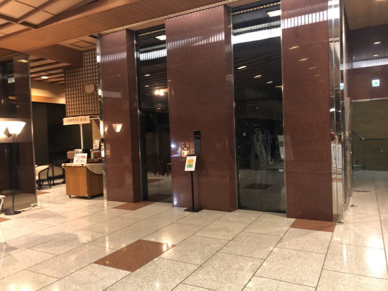 EVホールフロント階