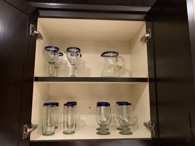 客室 キッチン 食器2