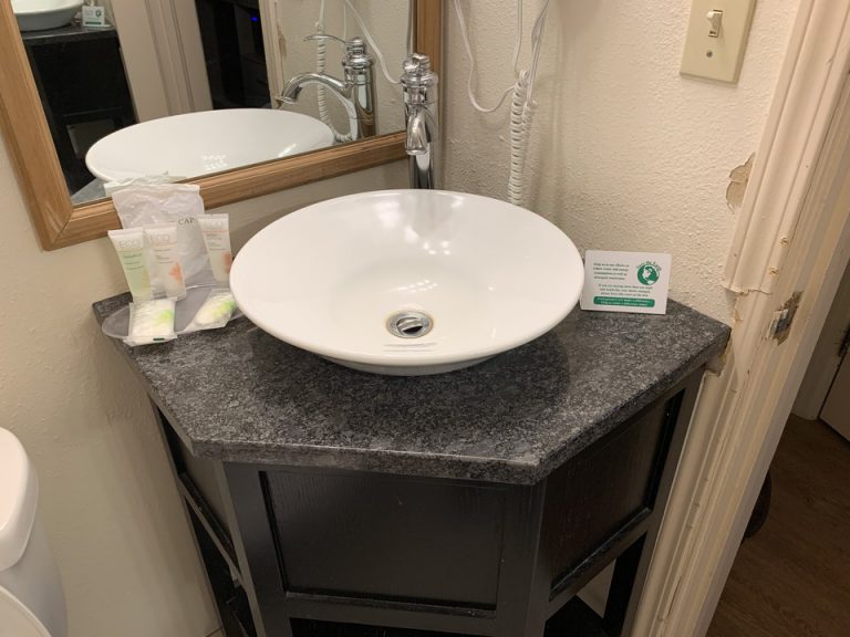 洗面台もおしゃれ。とてもかわいらしい形をしていました。