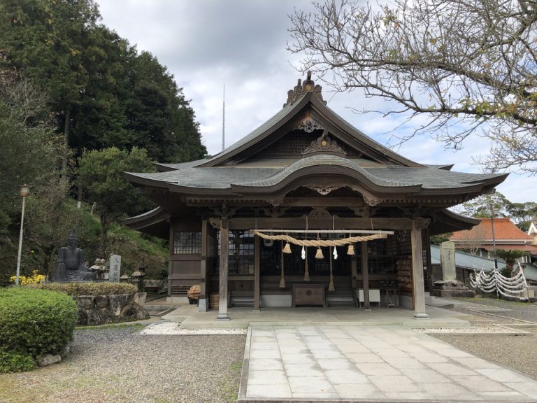 柿本神社本殿(1)