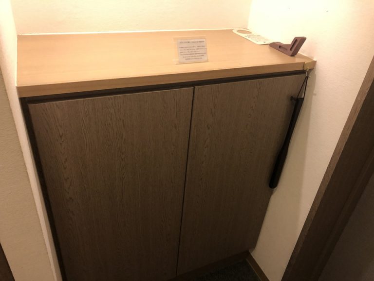 シューズボックス閉めた状態