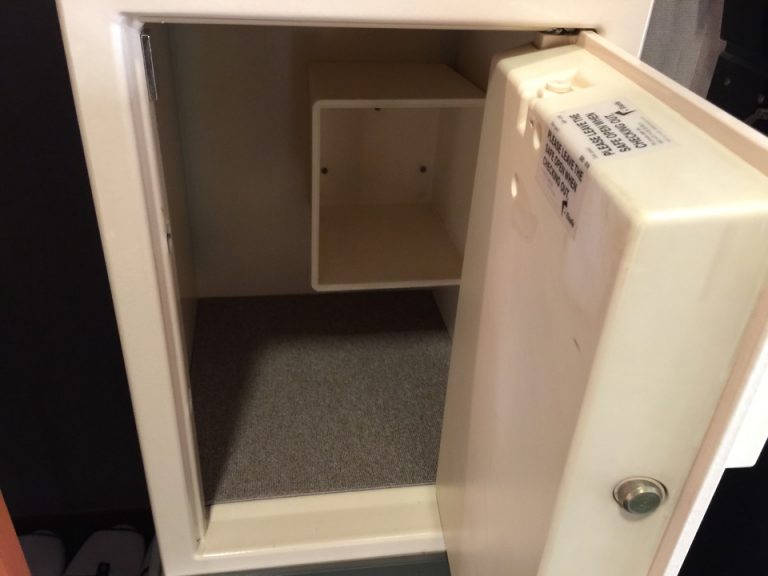 セイフティーボックス 開けた状態